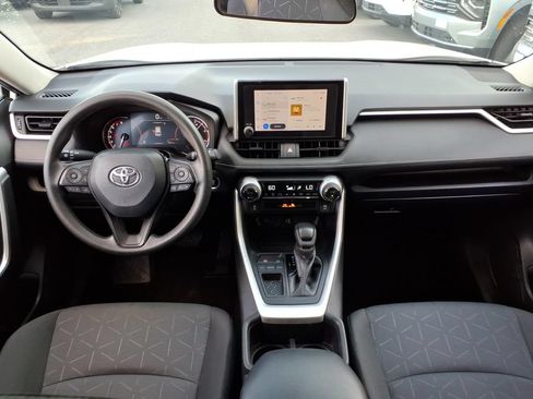 Used 2024 Toyota RAV4 XLE w/ Convenience Package FWD image 21