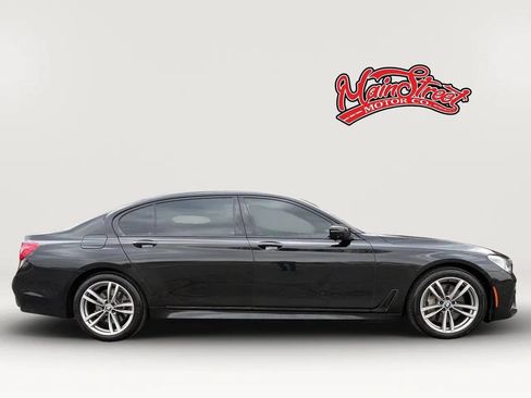 Used 2017 BMW 750i xDrive AWD/4WD image 8