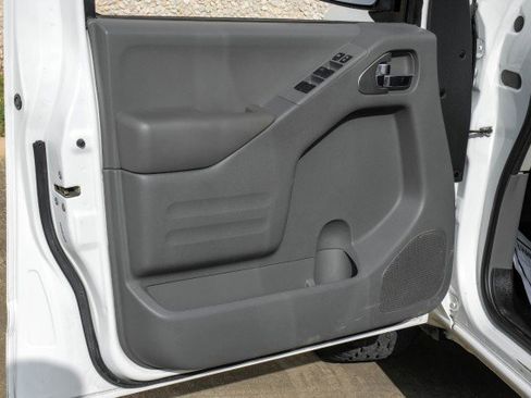 Used 2018 Nissan Frontier SV w/ Value Truck Package image 43