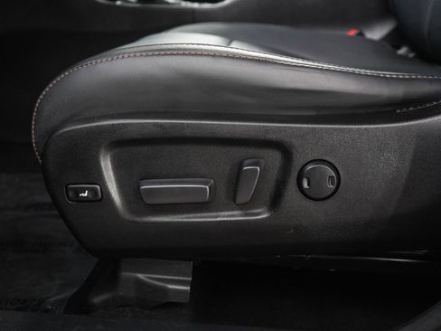 Used 2017 Toyota Highlander XLE AWD/4WD image 27