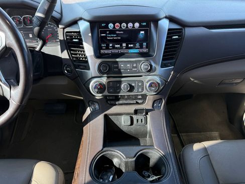 Used 2018 Chevrolet Tahoe LT w/ LT Signature Package image 11
