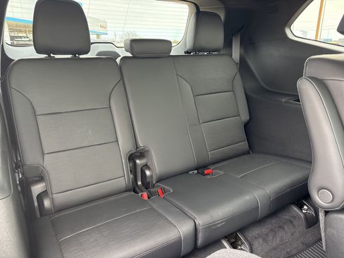 Certified 2025 Buick Enclave Sport Touring w/ LPO, All-Weather Package image 21