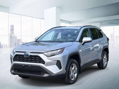 Used 2024 Toyota RAV4 XLE AWD/4WD image 1