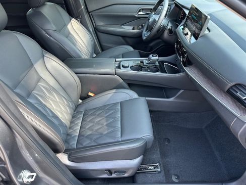 New 2026 Nissan Rogue Platinum w/ Platinum Premium Package image 13