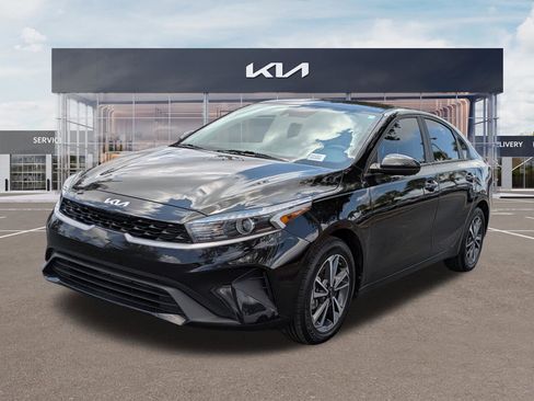 Certified 2023 Kia Forte LXS FWD image 6