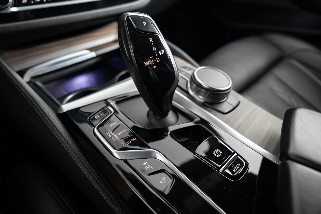 Used 2023 BMW M550i xDrive AWD/4WD image 33