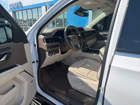 Used 2024 GMC Yukon Denali AWD/4WD image 10