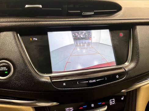 Used 2018 Cadillac XT5 Luxury w/ Driver Awareness Package FWD image 22