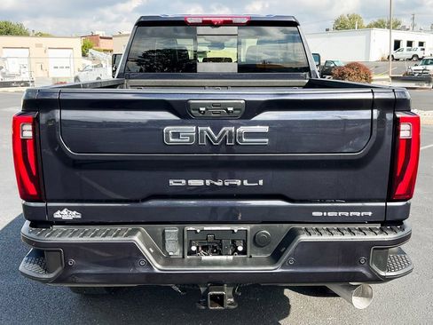 Used 2024 GMC Sierra 2500 Denali Ultimate image 12