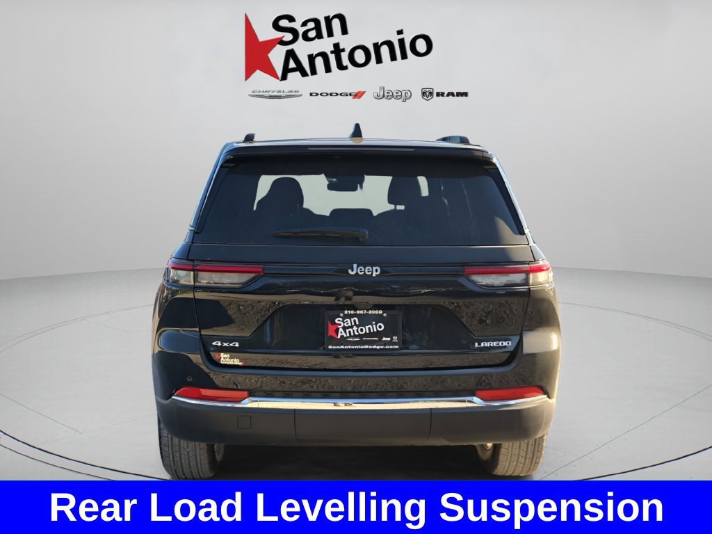New 2025 Jeep Grand Cherokee Laredo X w/ Luxury Tech Group I AWD/4WD image 7
