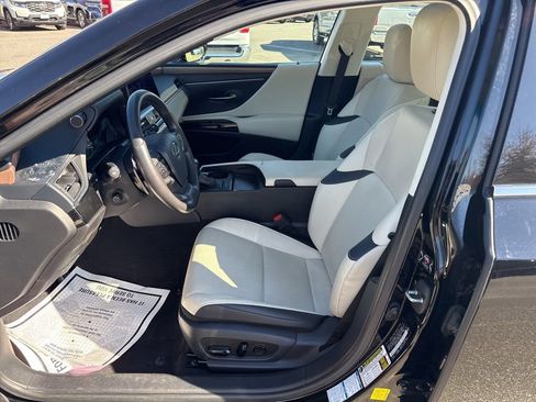 Used 2023 Lexus ES 250 w/ Premium Package image 15