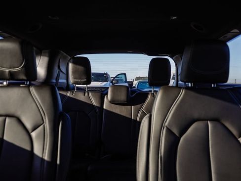 New 2027 Chrysler Pacifica Select FWD image 27