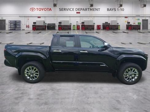 Used 2024 Toyota Tacoma Limited w/ Limited Package (LT) AWD/4WD image 8