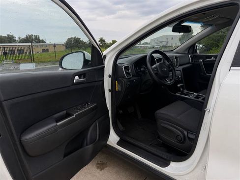 Used 2019 Kia Sportage LX AWD/4WD image 13