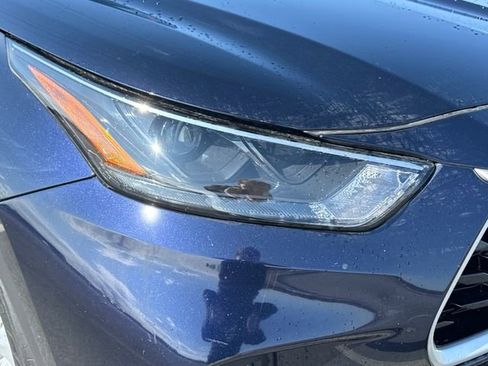 Used 2023 Toyota Highlander LE image 12