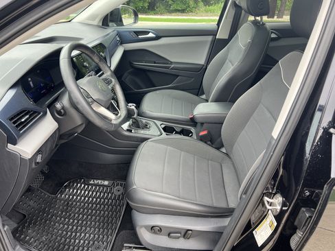 Certified 2023 Volkswagen Taos SE w/ Panoramic Sunroof Package FWD image 15