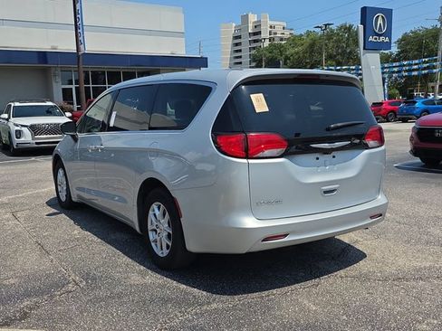 Used 2023 Chrysler Voyager LX FWD image 6
