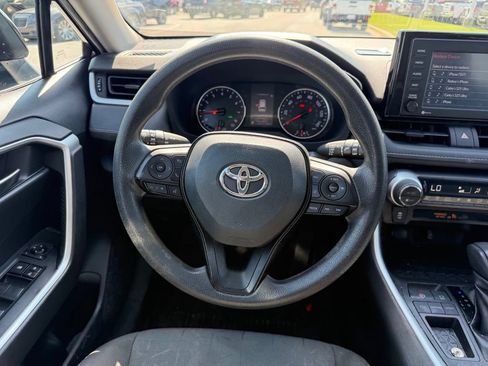 Used 2021 Toyota RAV4 XLE w/ Convenience Package FWD image 7