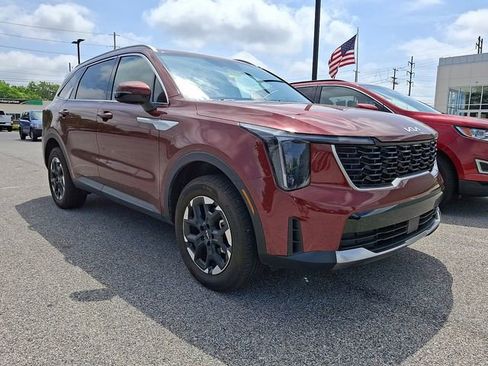 Used 2025 Kia Sorento S AWD/4WD image 1