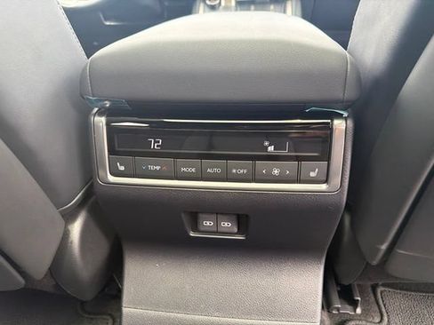 Used 2024 Lexus GX 550 w/ Accessory Package (2T) AWD/4WD image 17