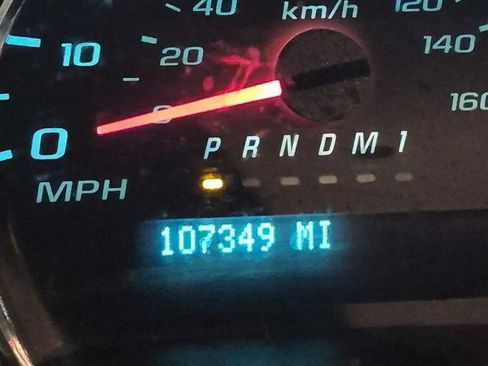 Used 2019 Chevrolet Express 2500 w/ Driver Convenience Package RWD image 5