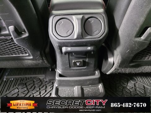 Used 2022 Jeep Wrangler Unlimited Rubicon w/ Dual Top Group image 27