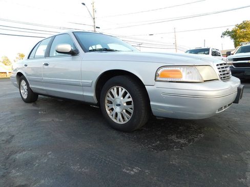 Used 2003 Ford Crown Victoria LX RWD image 1