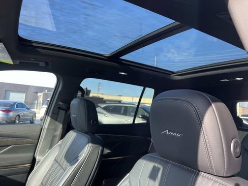 Used 2025 Buick Enclave Avenir w/ Super Cruise Package image 19
