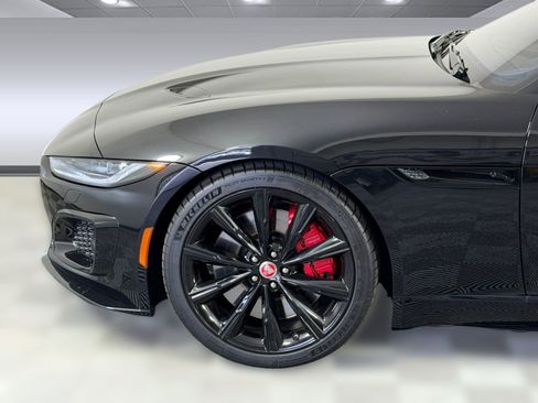 Used 2021 Jaguar F-TYPE R image 11