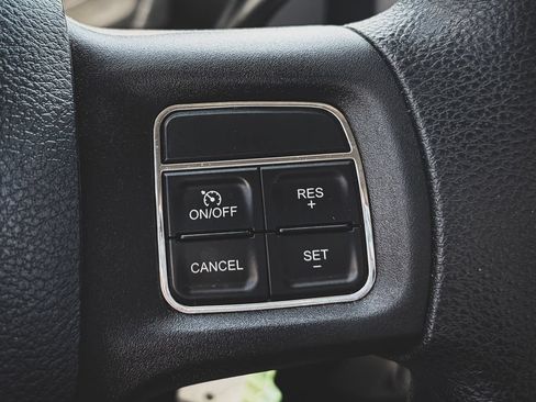Used 2014 RAM 1500 Express AWD/4WD image 9
