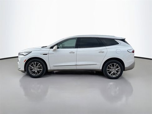 Used 2023 Buick Enclave Essence w/ Experience Buick Package image 4