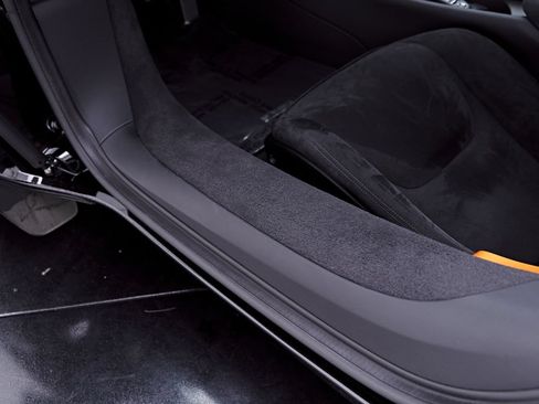 Used 2026 McLaren Artura RWD image 54