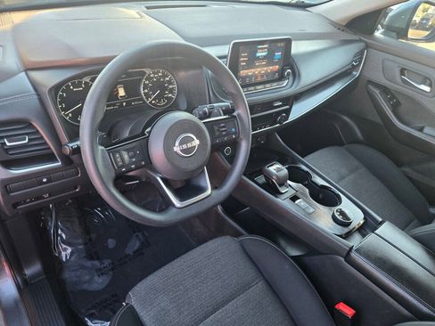 Used 2023 Nissan Rogue SV image 12