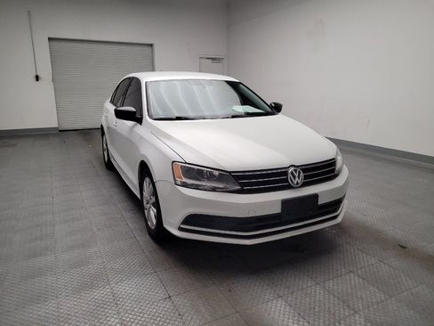 Used 2015 Volkswagen Jetta SE FWD image 14