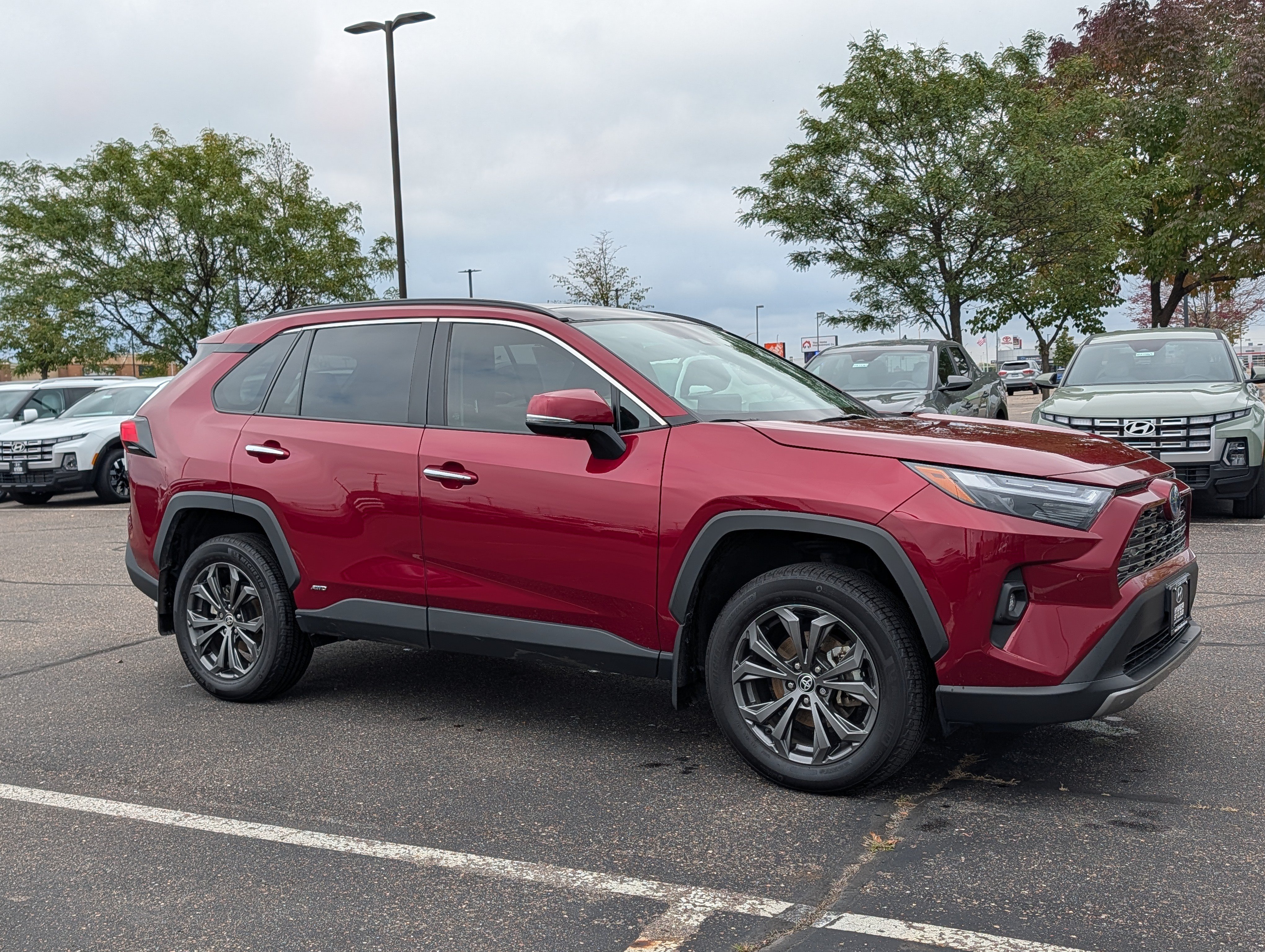 Used 2023 Toyota RAV4 Limited AWD/4WD image 7