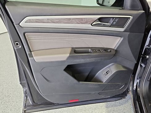 Certified 2023 Volkswagen Atlas Cross Sport SE w/ Panoramic Sunroof Package FWD image 14