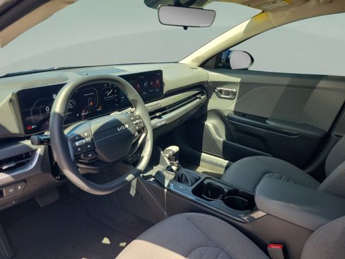 Used 2025 Kia K4 EX FWD image 18
