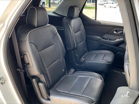 Used 2021 Chevrolet Traverse High Country FWD image 18