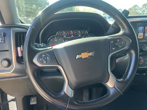 Used 2018 Chevrolet Silverado 1500 LT w/ Texas Edition image 11