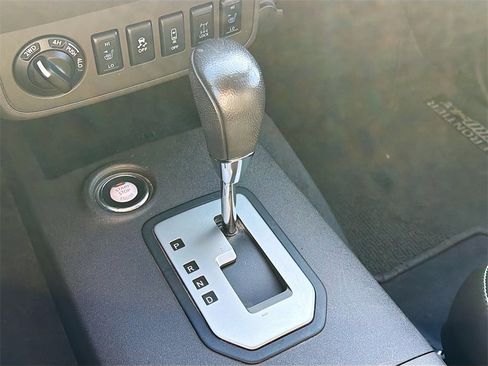 Used 2020 Nissan Frontier PRO-4X w/ Pro-4x Utility Package image 17