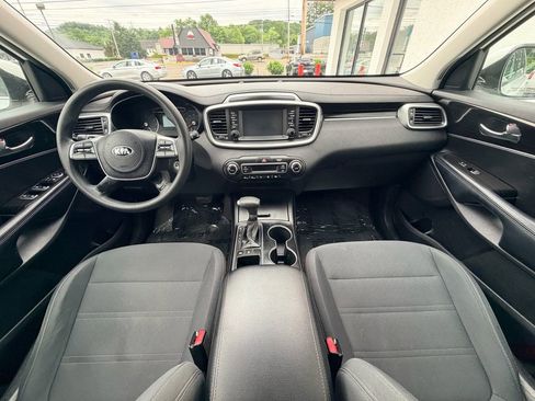 Used 2019 Kia Sorento AWD V6 image 20