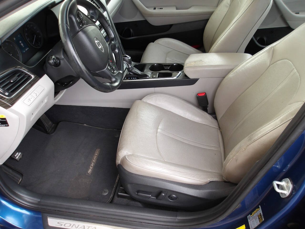 Used 2017 Hyundai Sonata Limited w/ Cargo Package FWD image 7