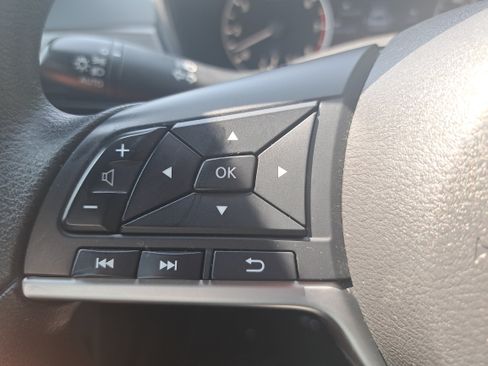 Used 2025 Nissan Altima 2.5 SV FWD image 17