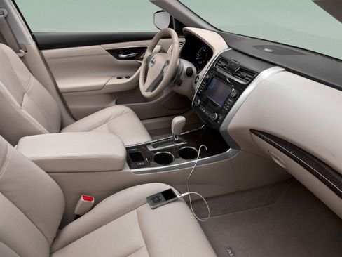 Used 2013 Nissan Altima 2.5 SV w/ 2.5SV Convenience Pkg FWD image 32