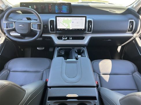 New 2025 Ford Expedition Active image 2