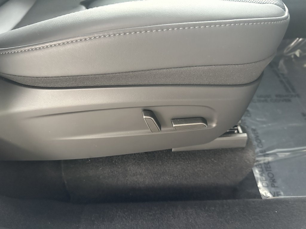 Used 2026 Tesla Model Y Long Range RWD image 39