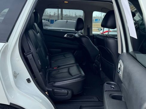 Used 2019 Nissan Pathfinder SL image 13