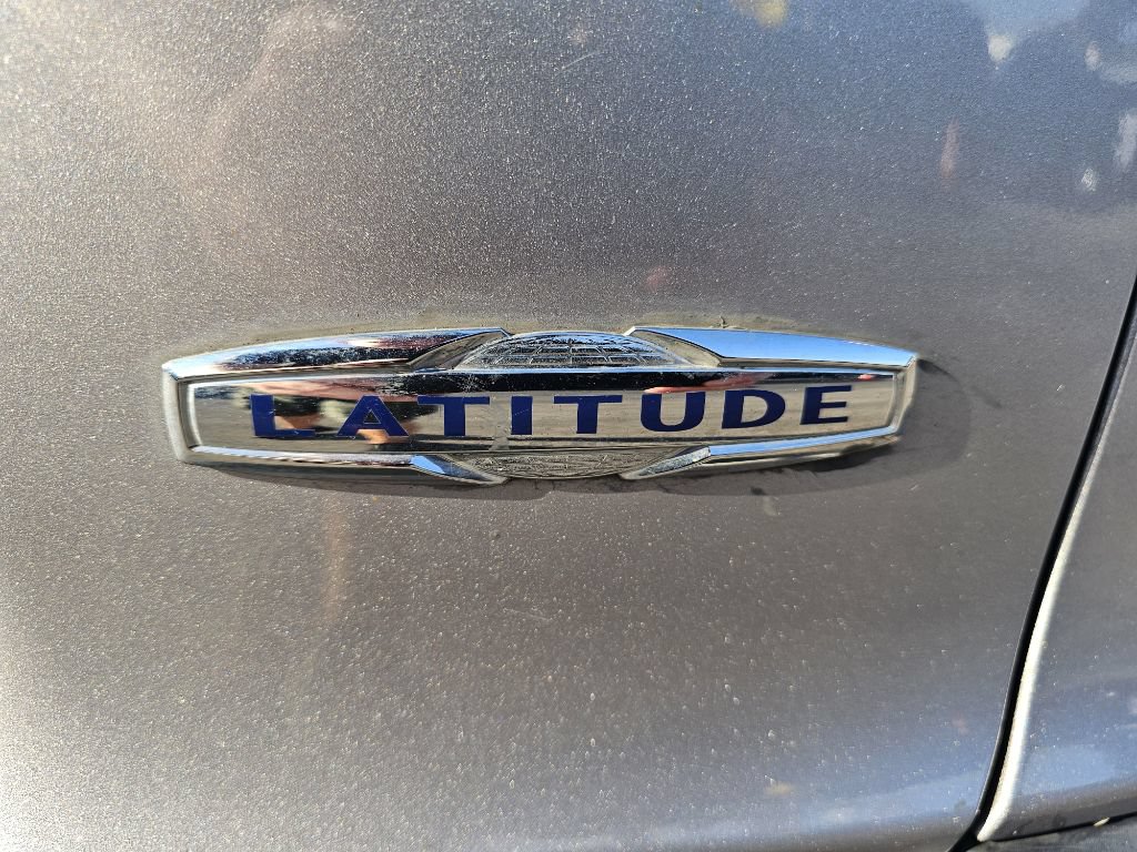 Used 2019 Jeep Cherokee Latitude w/ Popular Appearance Group AWD/4WD image 15