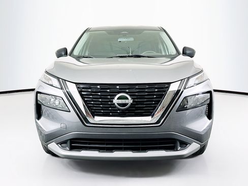 Used 2023 Nissan Rogue S image 2