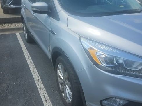 Used 2017 Ford Escape Titanium FWD image 3